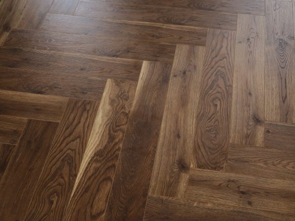 Дуб Кембридж CHESTER herringbone ламинат 516.