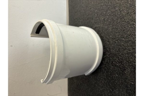 Соединитель желобов DOCKE PREMIUM пломбир PVSS-1044 - Соединитель желобов PVSS-1044.