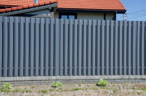 заборы из профнастила